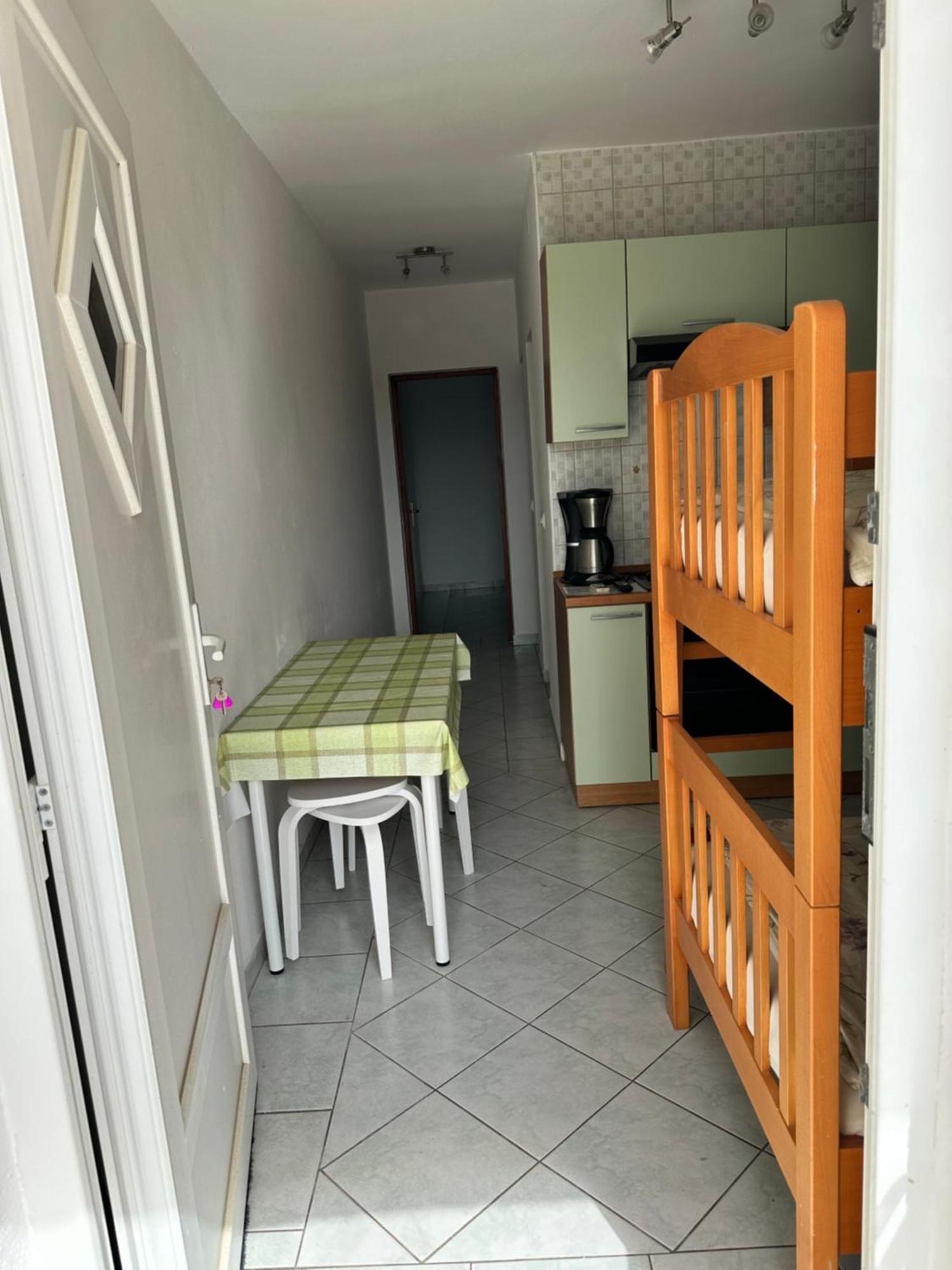 Apartments Kristina วีร์ ภายนอก รูปภาพ