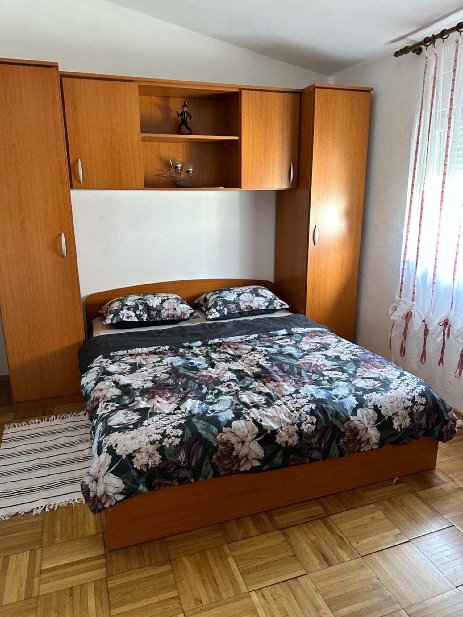 Apartments Kristina วีร์ ภายนอก รูปภาพ