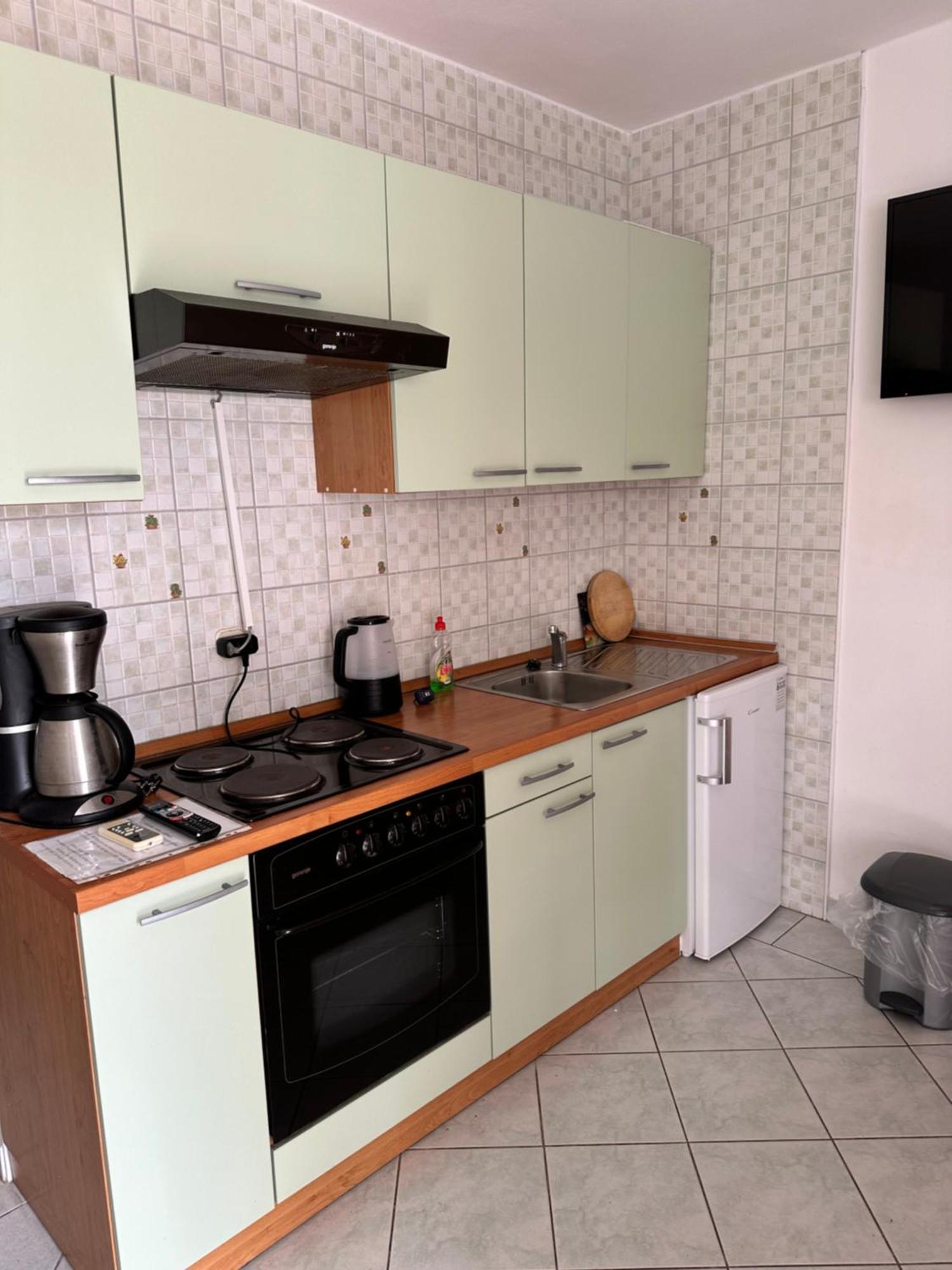 Apartments Kristina วีร์ ภายนอก รูปภาพ